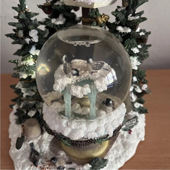 Pfaltzgraff Winterwood Christ Musical Snow Globe Welcome 2000 9" Tested & WORKS - Picture 2 of 6